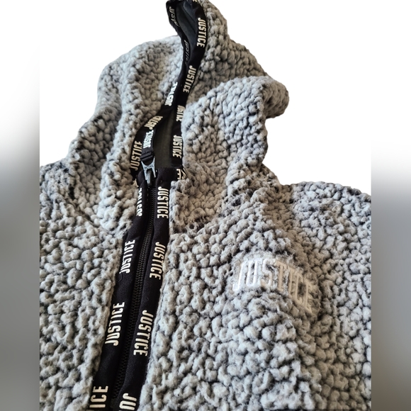 JUSTICE | CHILDRENS GRAY FLEECE JACKET HOODIE WITH FRONT POCKET | SIZE 6/7 - Picture 5 of 9